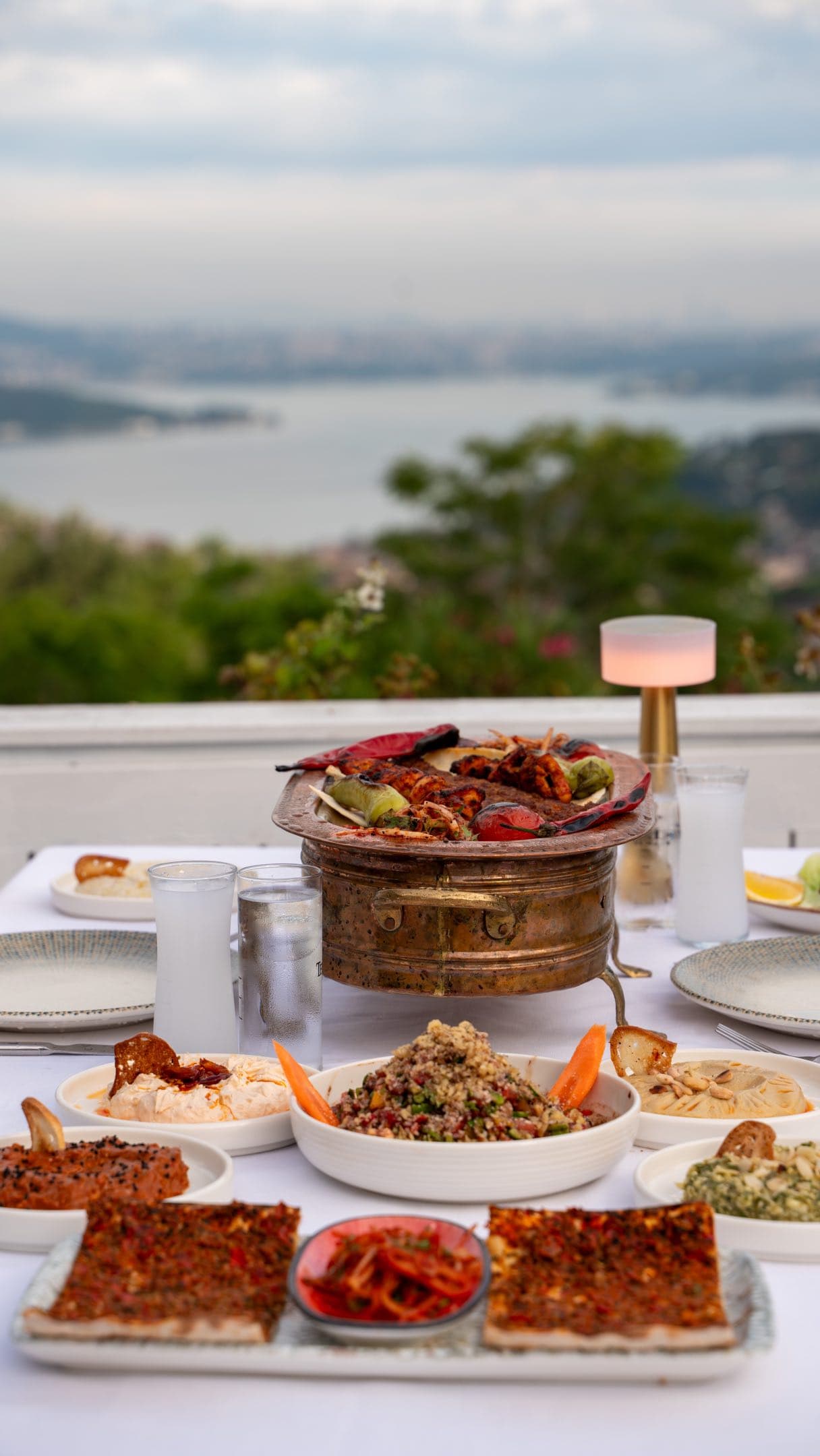 ÂLÂ Sarıyer dining atmosphere