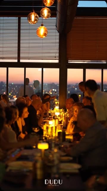 Dudu Istanbul in Asmalımescit, Istanbul