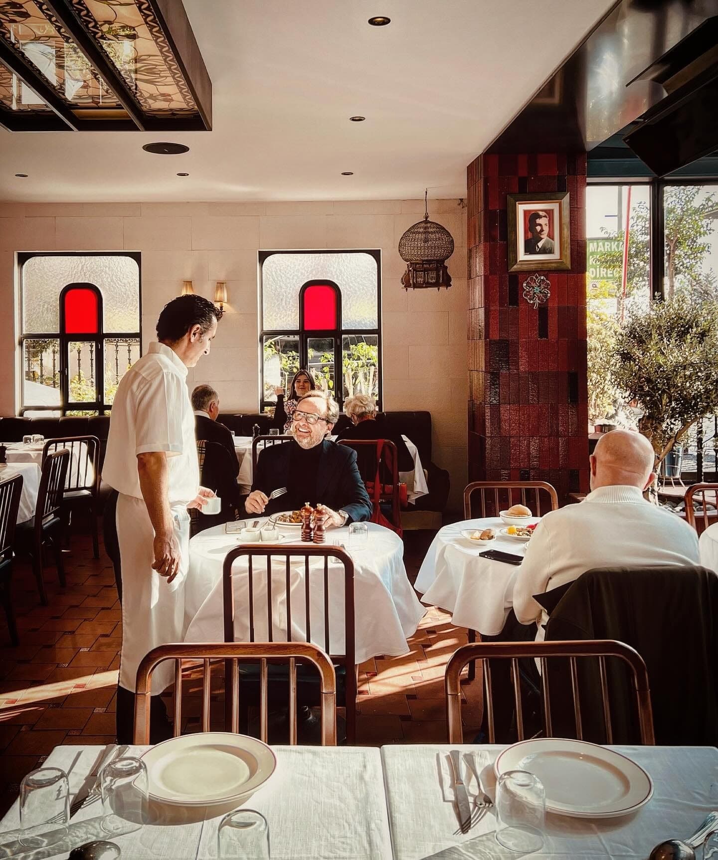 Hünkâr dining atmosphere