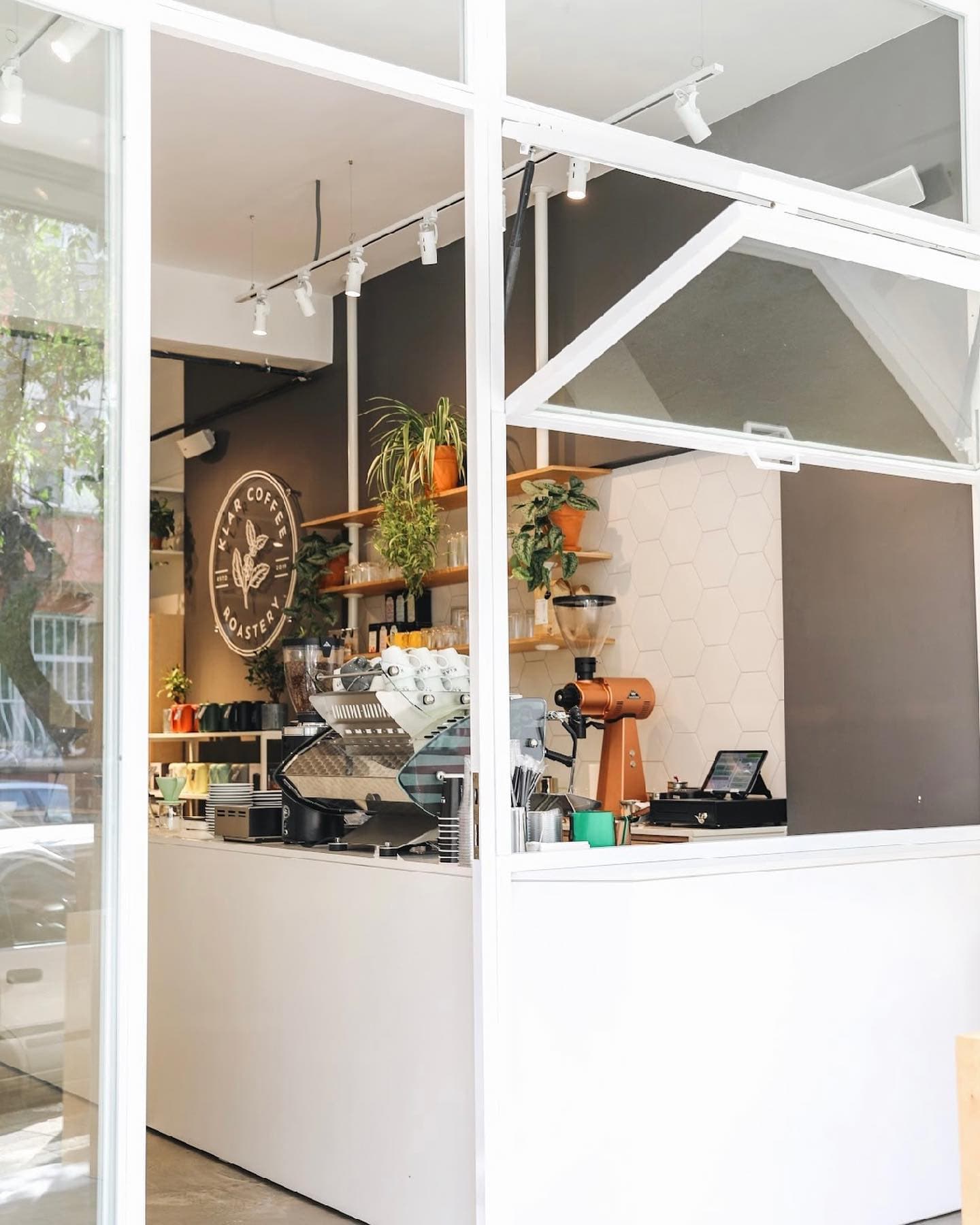 Klar Coffee dining atmosphere