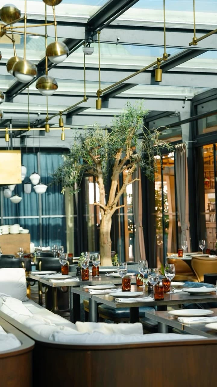 Madera dining atmosphere
