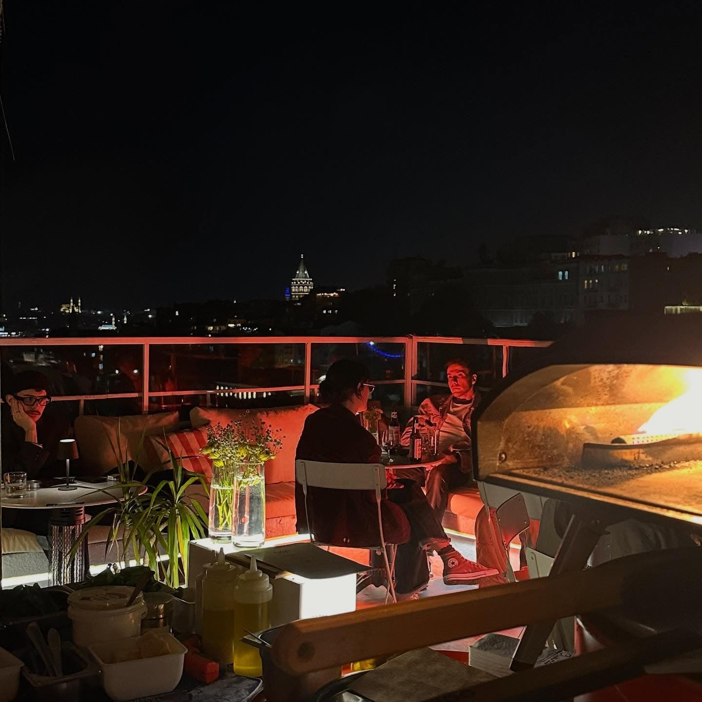 Üme dining atmosphere