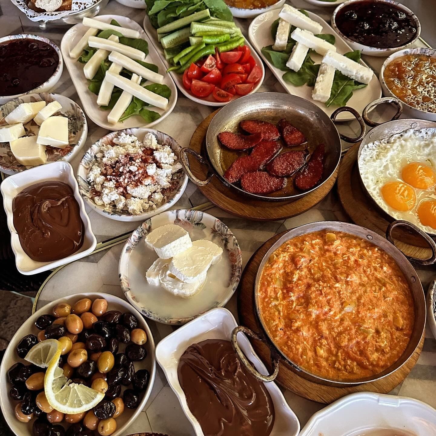 Grey Food & Drink, Vadistanbul dining atmosphere
