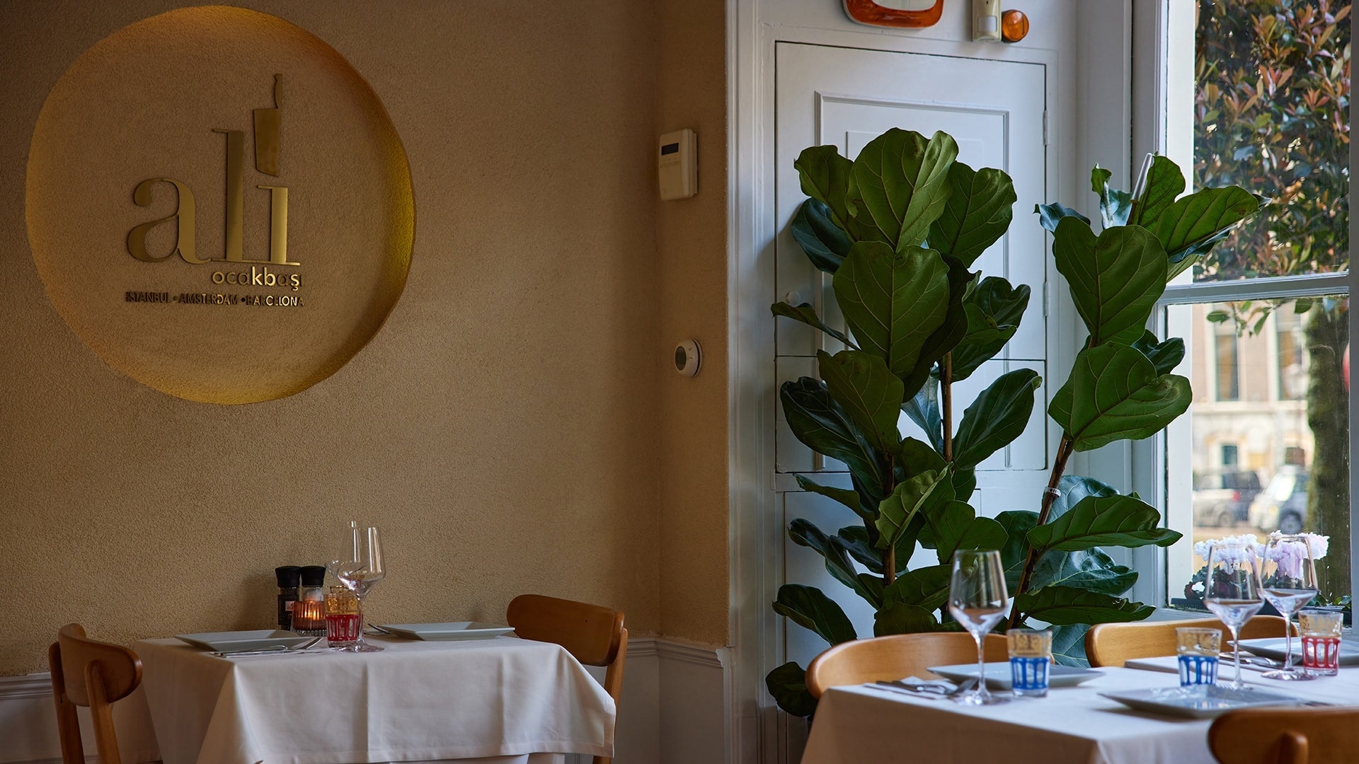 Food and atmosphere at Ali Ocakbaşı