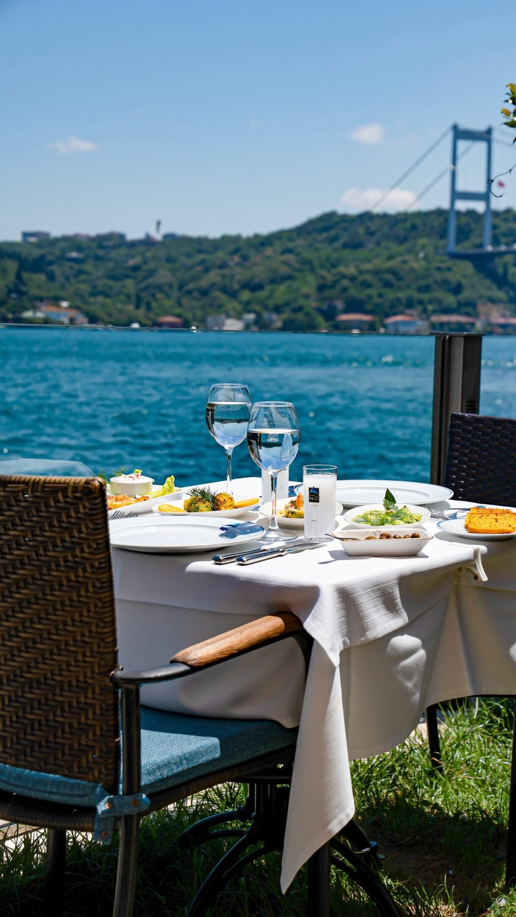 Angel Blue: the dining area with a view