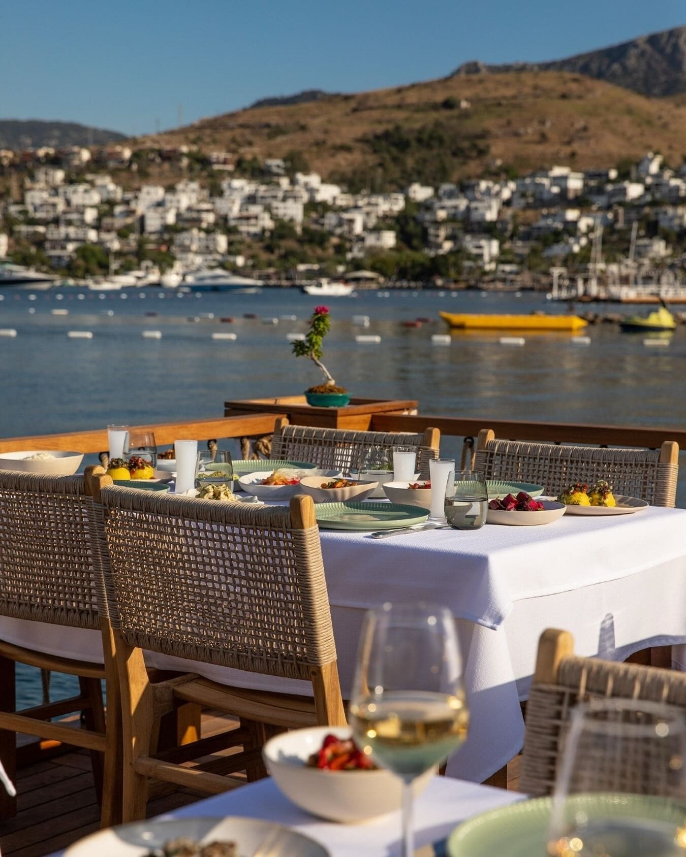 Arnavutköy Balıkçısı: the dining area with a view