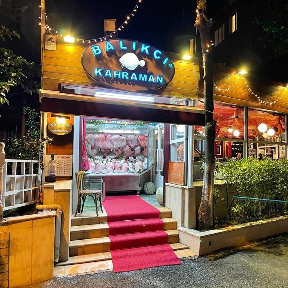 The dining atmosphere at Balıkçı Kahraman