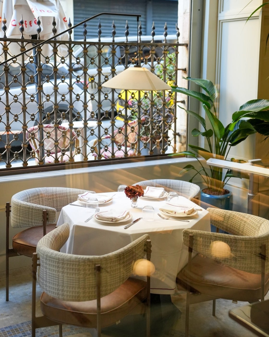 The considered interior and atmosphere at Banca Unione