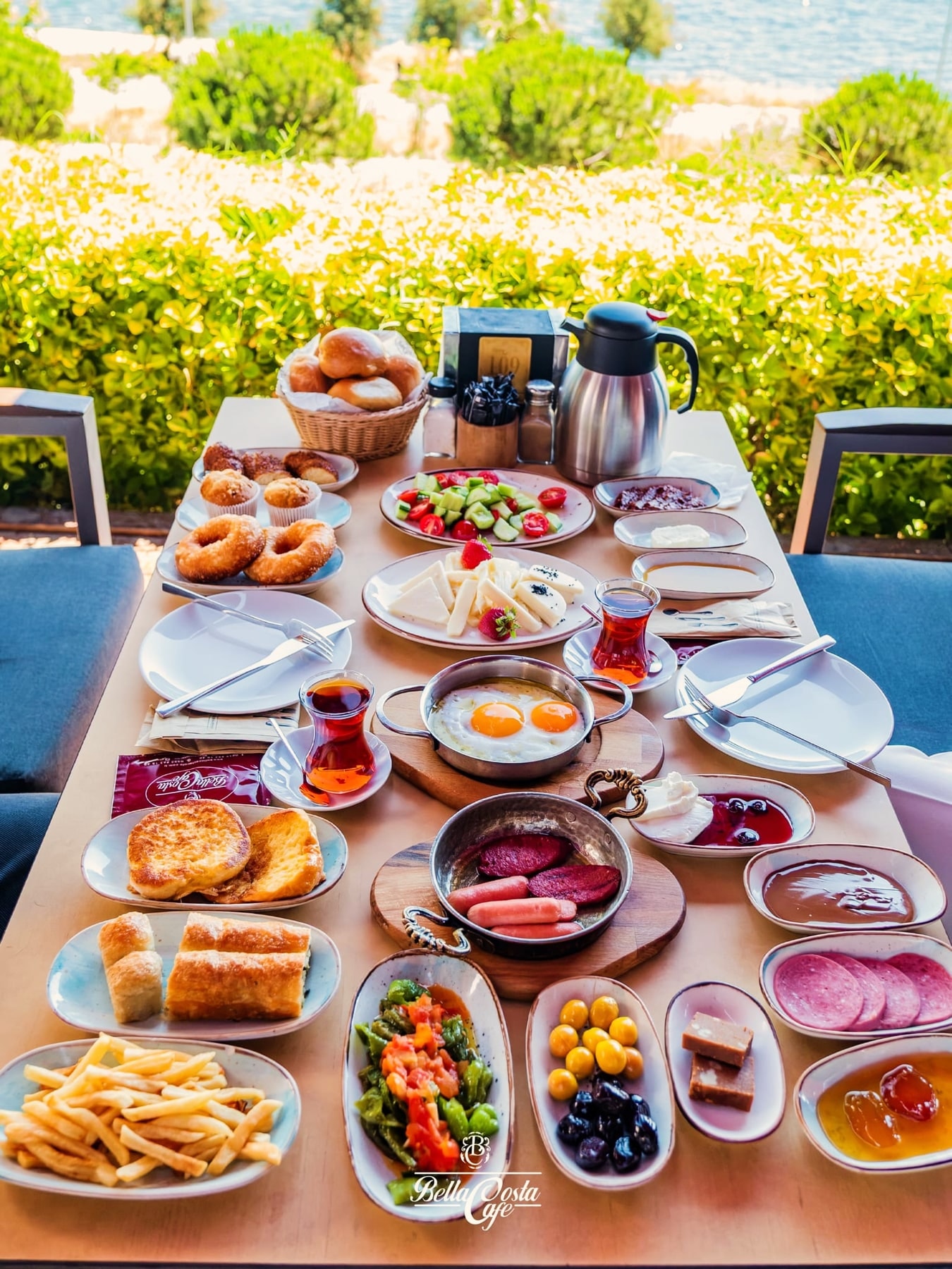 Bella Costa Cafe: masaya gelen seçki