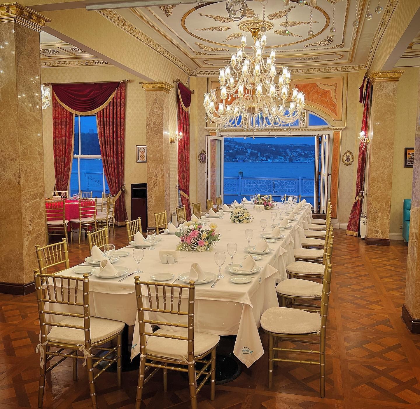 Beylerbeyi Doğa Balık: the outdoor dining area