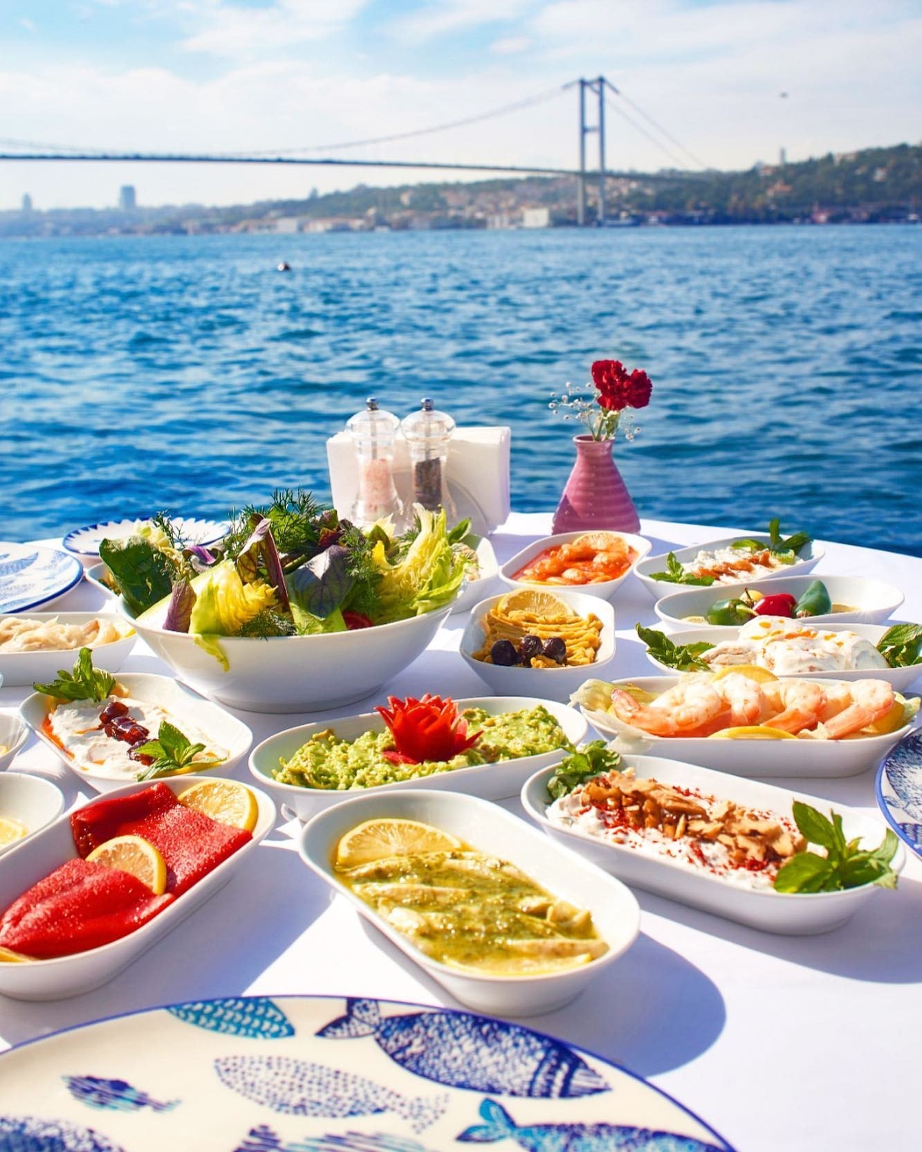 Beylerbeyi Doğa Balık: a hot plate ready for service