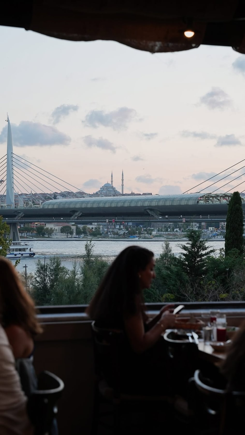 Food and atmosphere at Bonn Karaköy