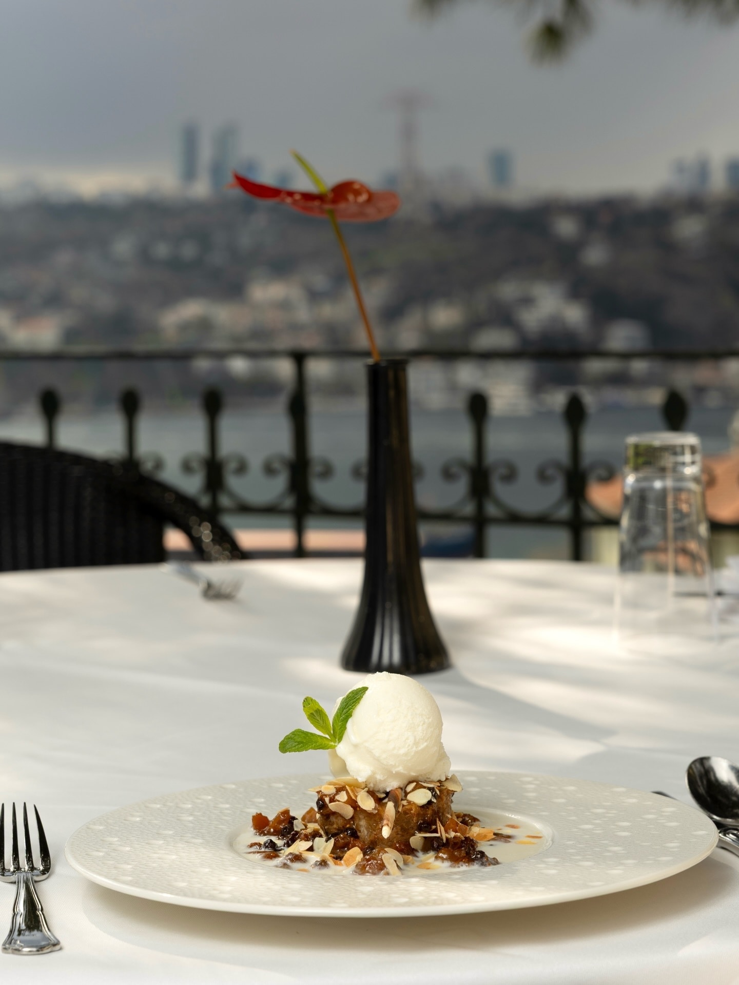 Borsa Kandilli restoranının iç mekânı ve atmosferi