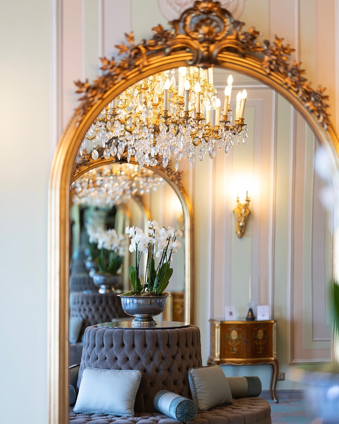 Interior and atmosphere at Boathouse Restaurant, Bosphorus Palace