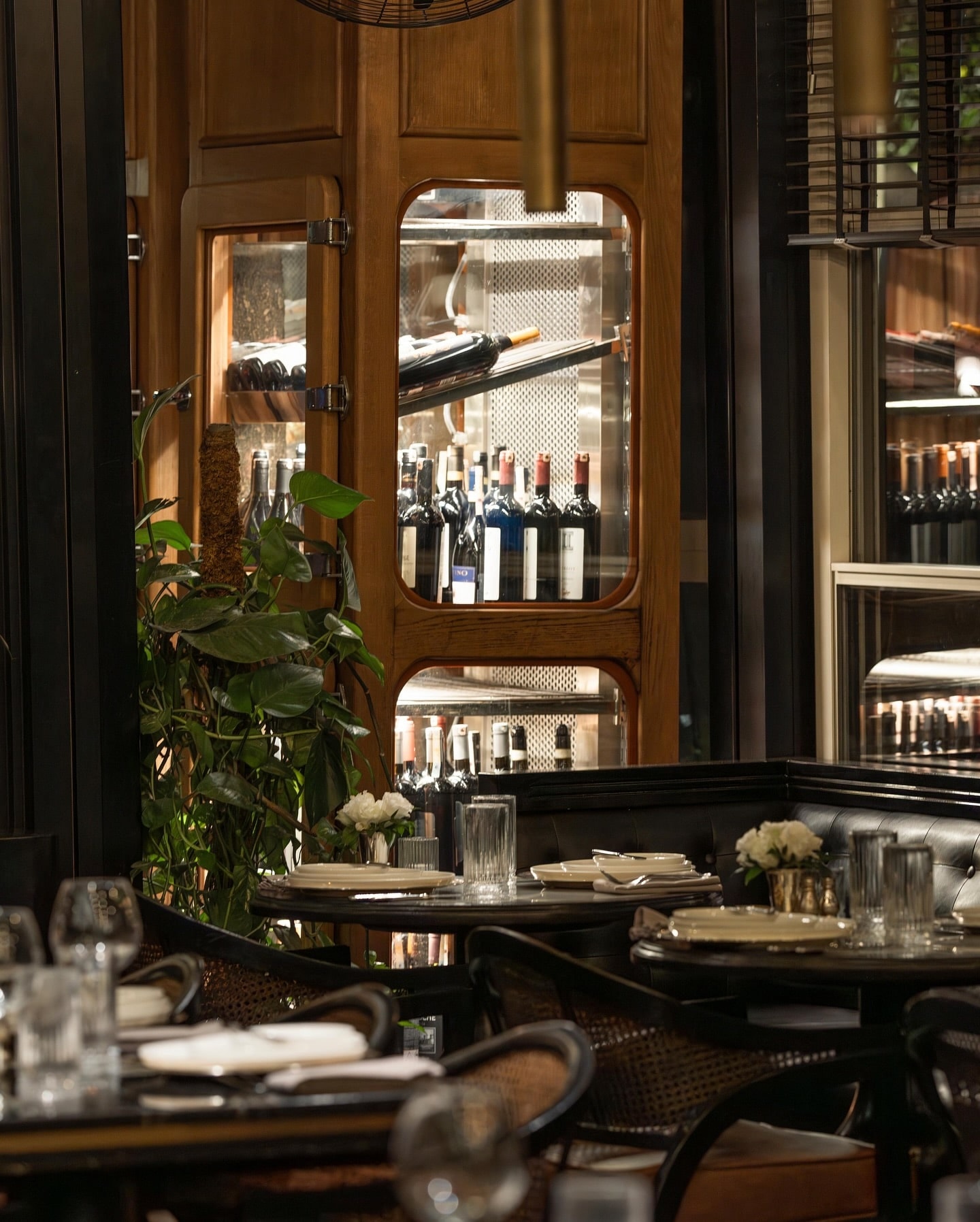 Brasserie Noir: the daylight-filled dining room