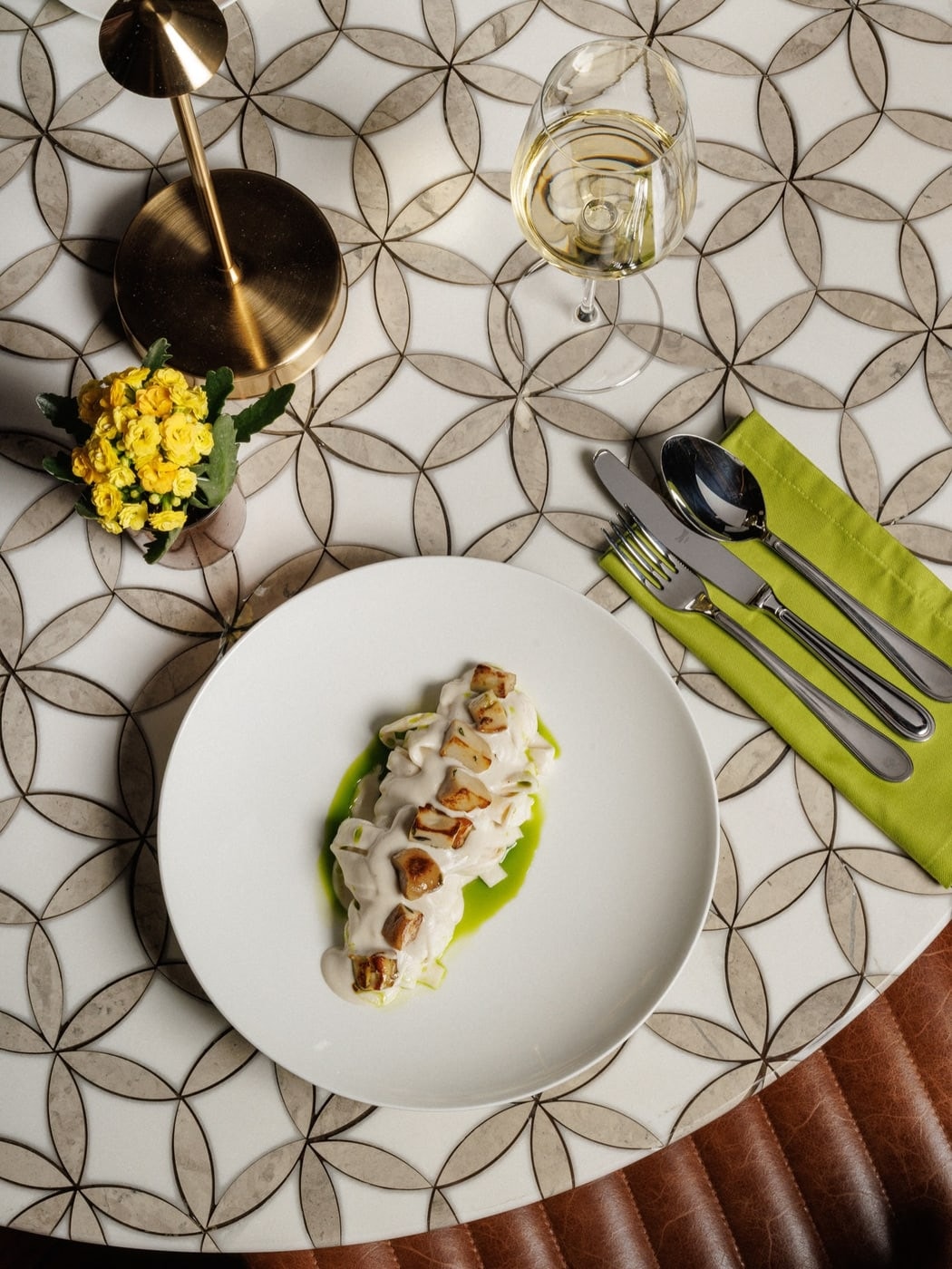 Corvino restoranının özenli iç mekânı ve atmosferi