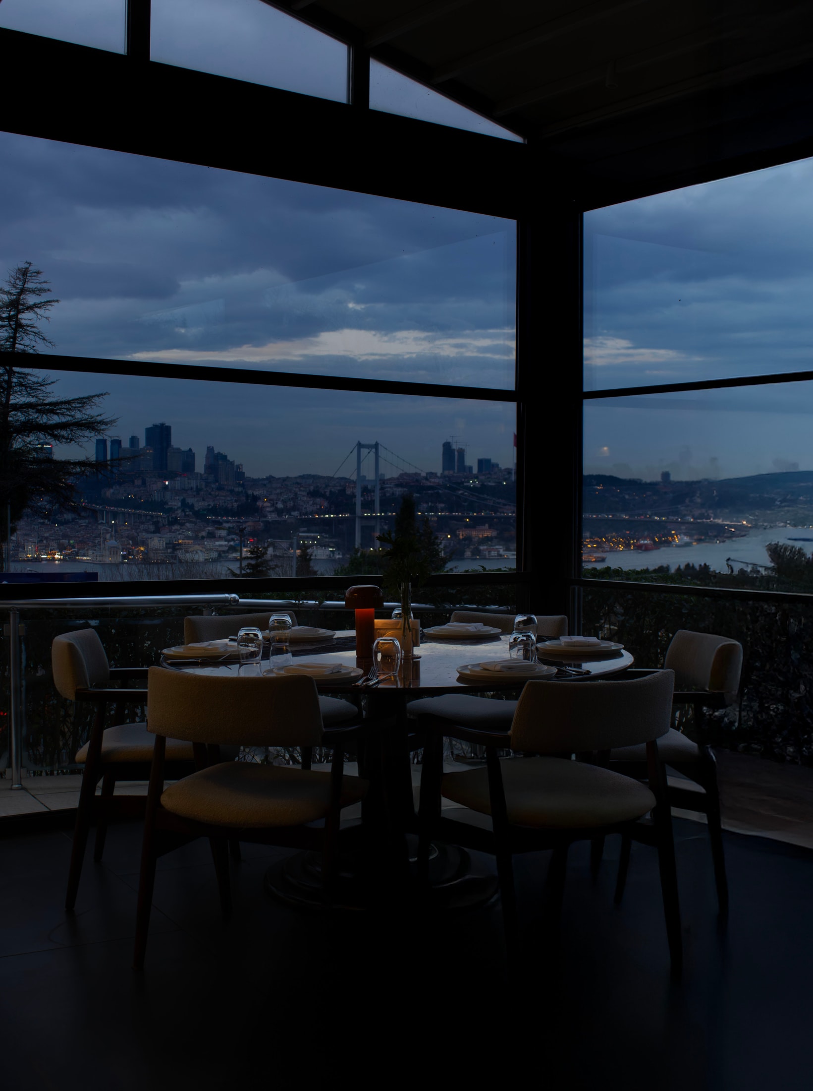 Dafni Ateşbaşı restoranının mekânı ve atmosferi