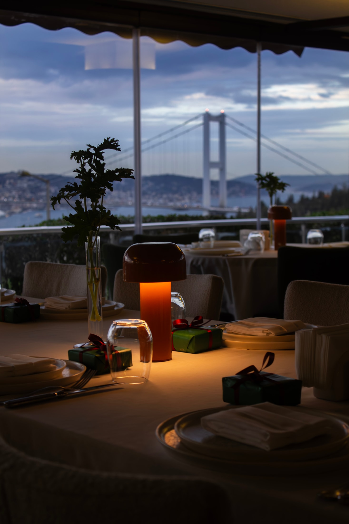 Dafni Ateşbaşı restoranının mekânı ve atmosferi