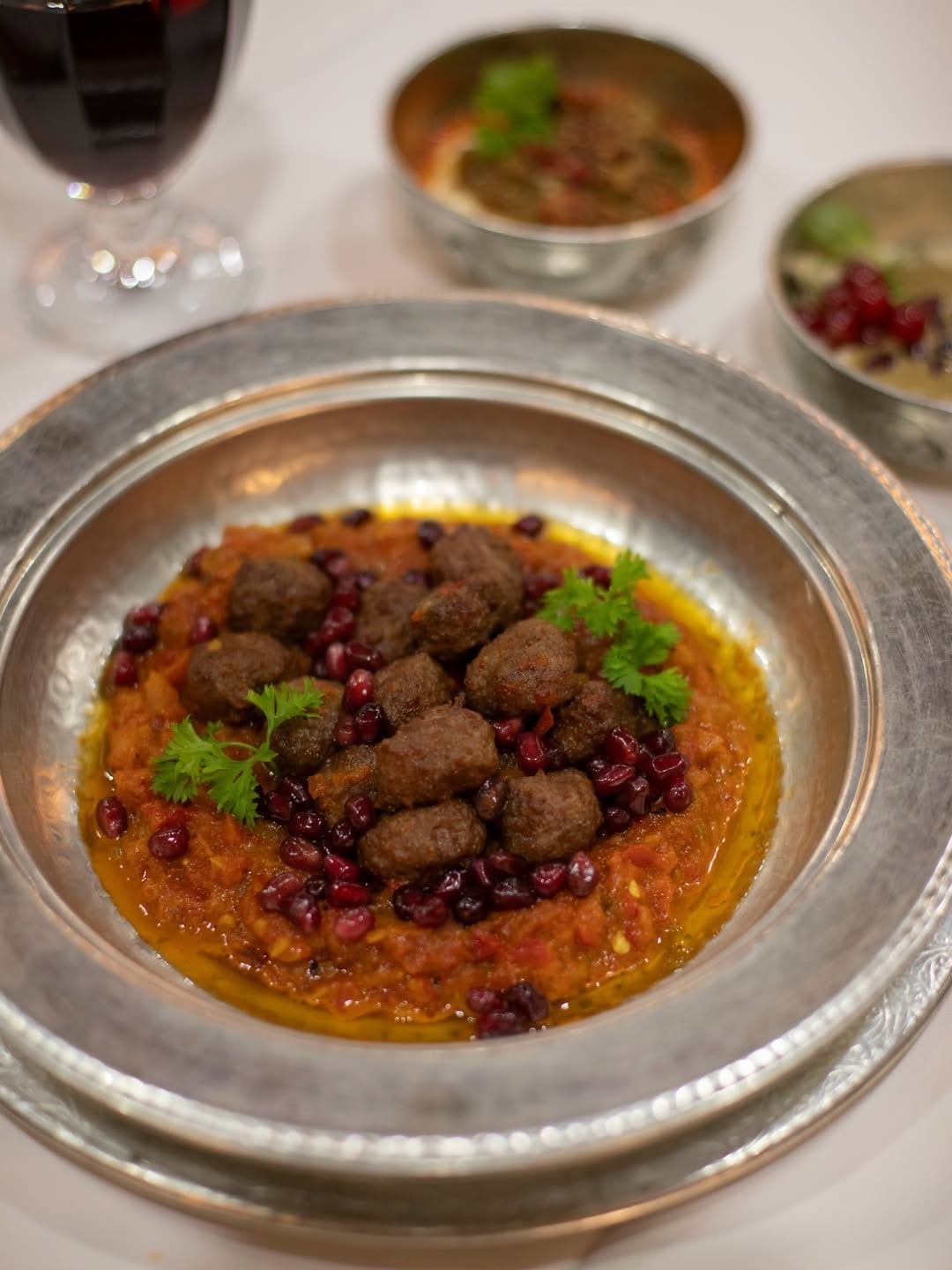 Food and atmosphere at Deraliye Restaurant