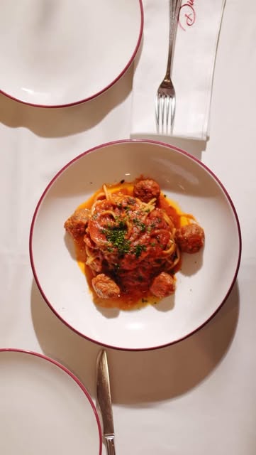Spaghetti with meatballs and tomato sauce at Dieci Moda