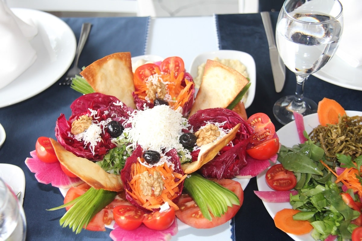 Dragos Balık: a seafood plate