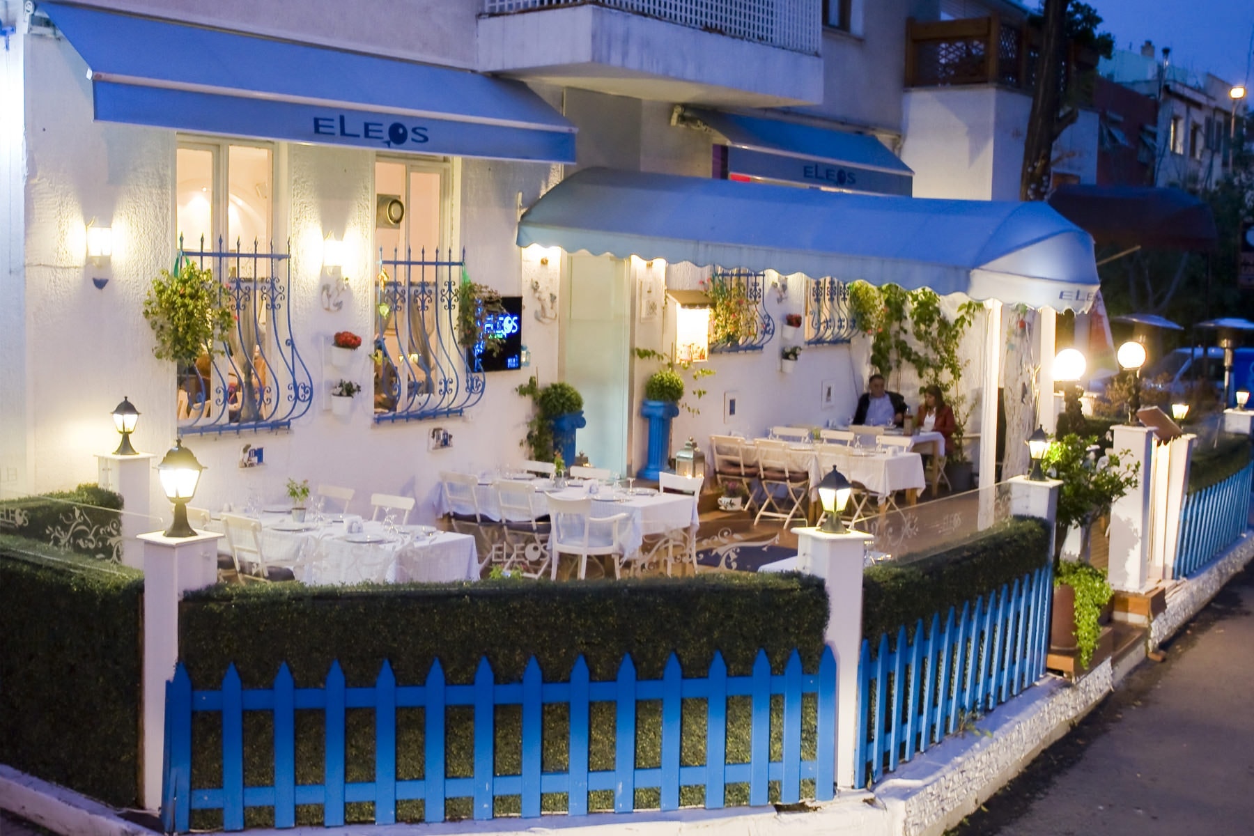 Interior and atmosphere at Eleos Yeşilköy