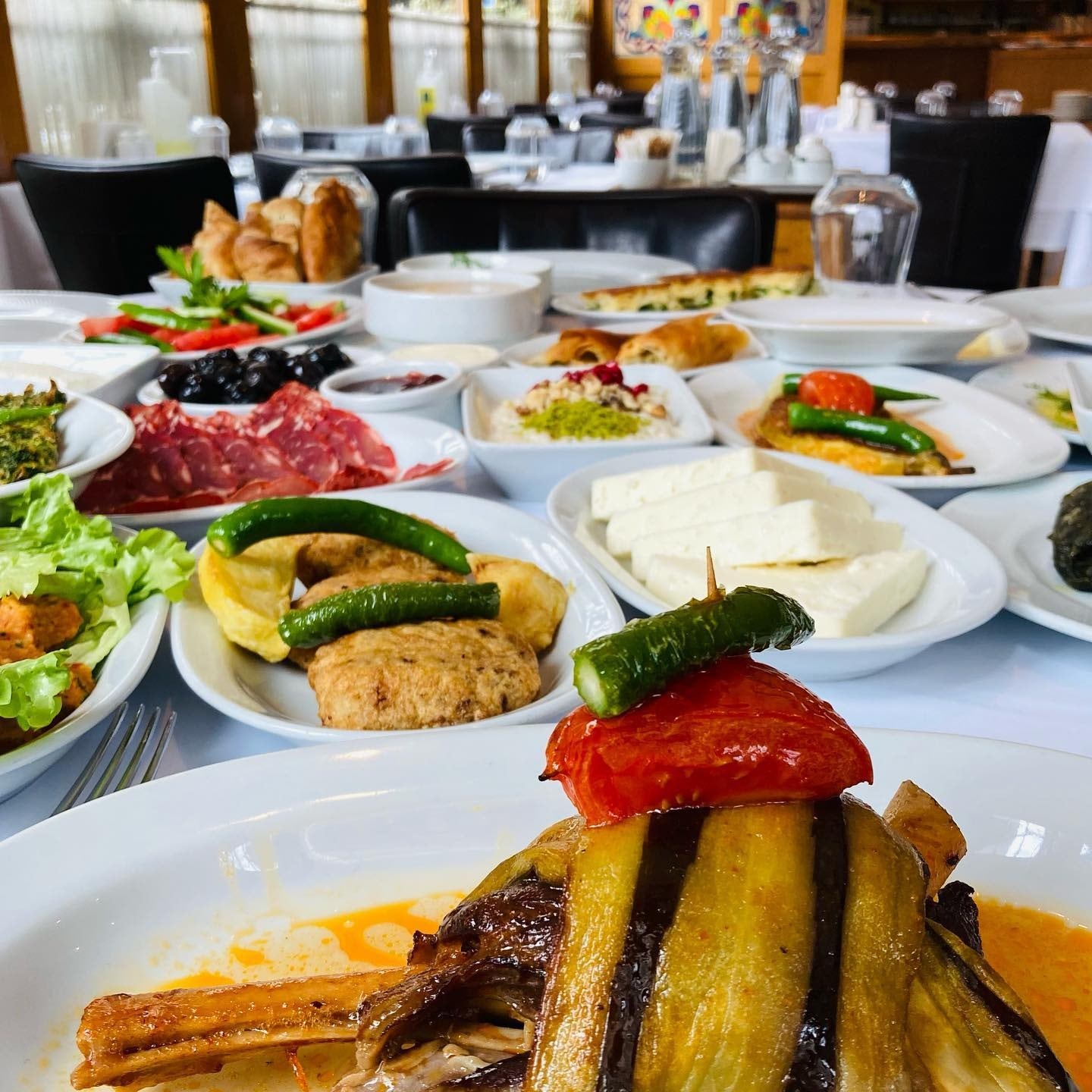 A Turkish sharing table at Hunkar Nisantasi