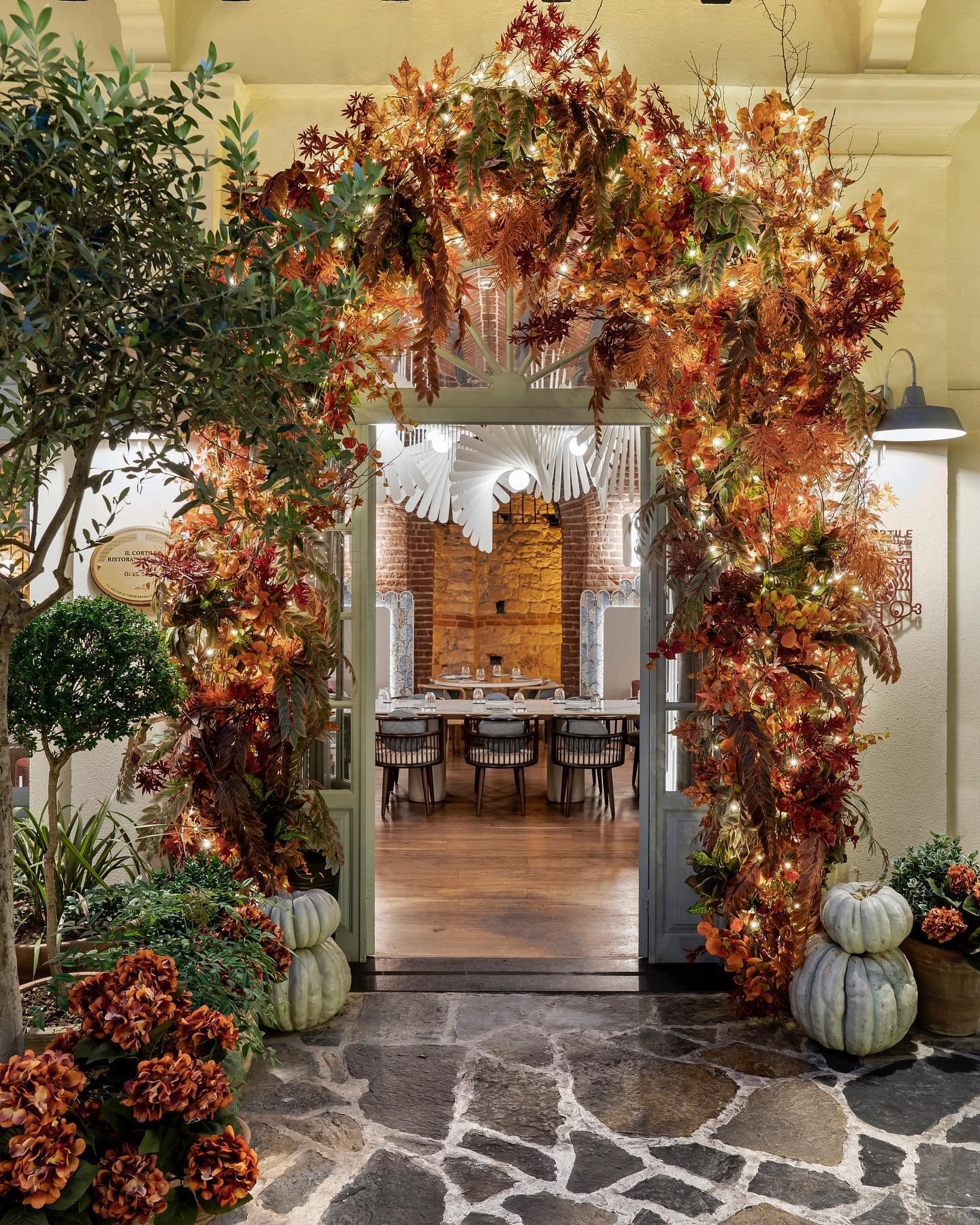 Il Cortile Galata: tables prepared for service