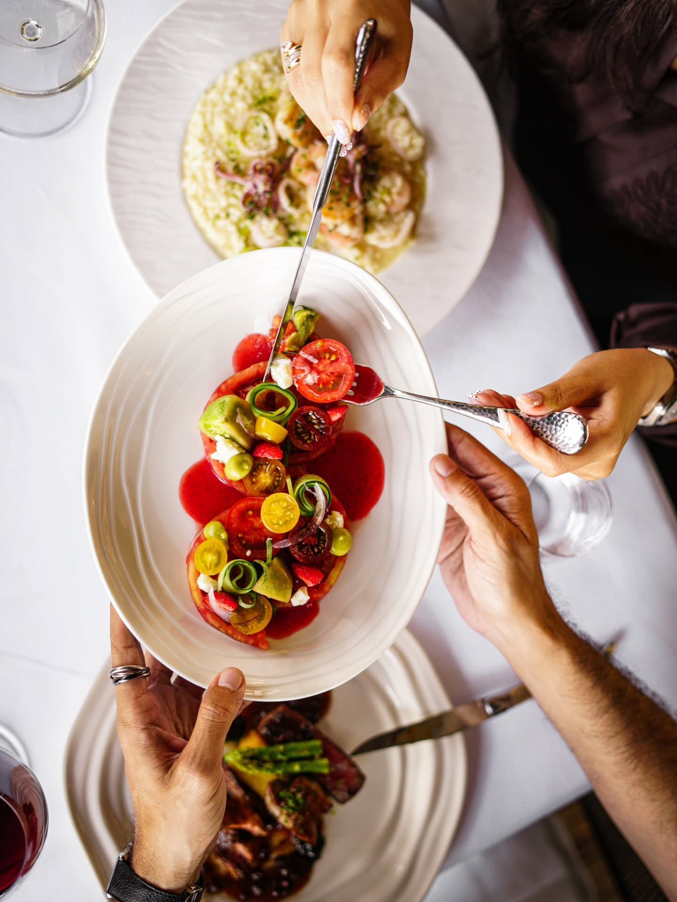 Ist Too, Shangri-La – editoryal seçki 12