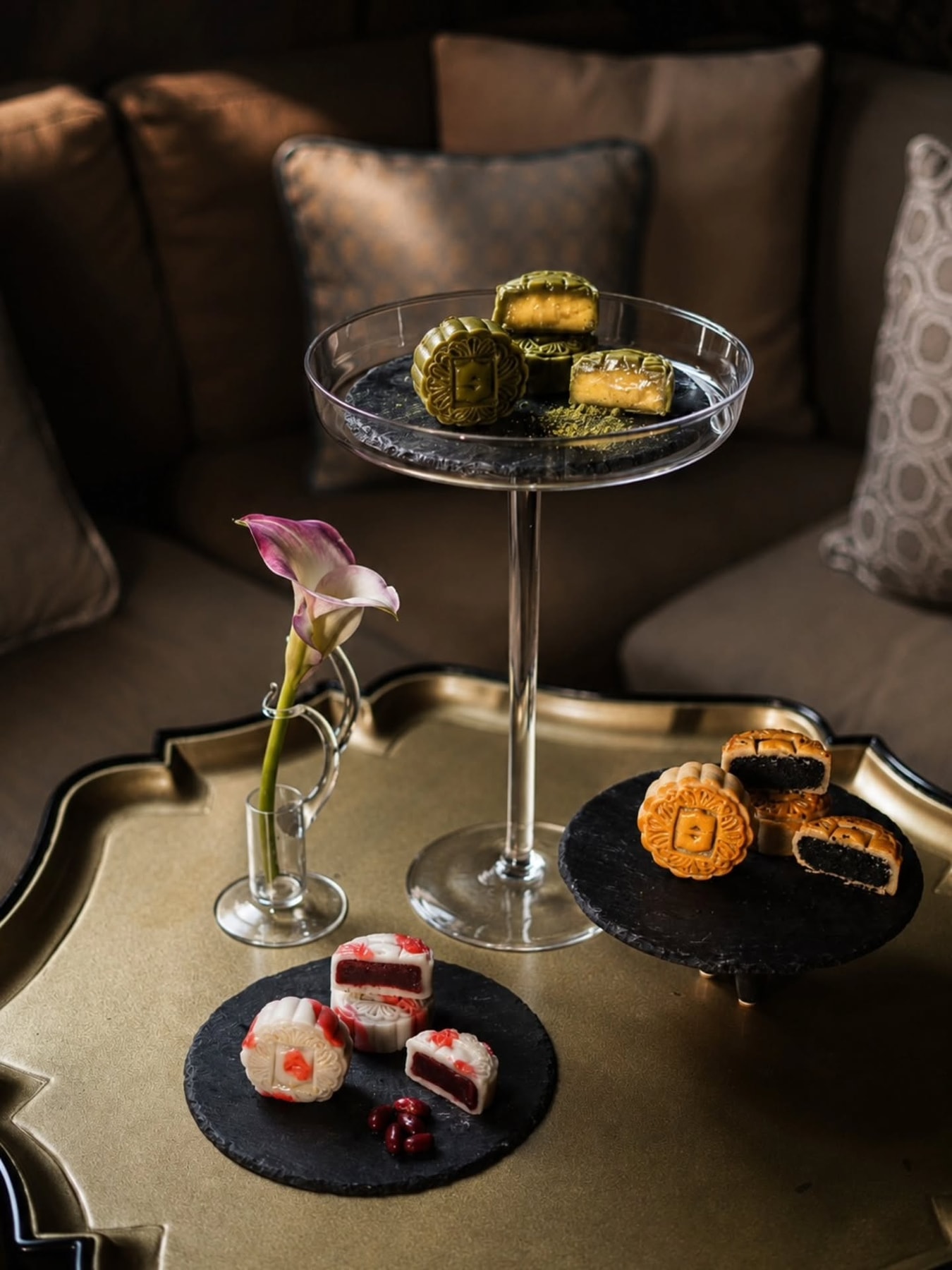 Ist Too, Shangri-La – editoryal seçki 13