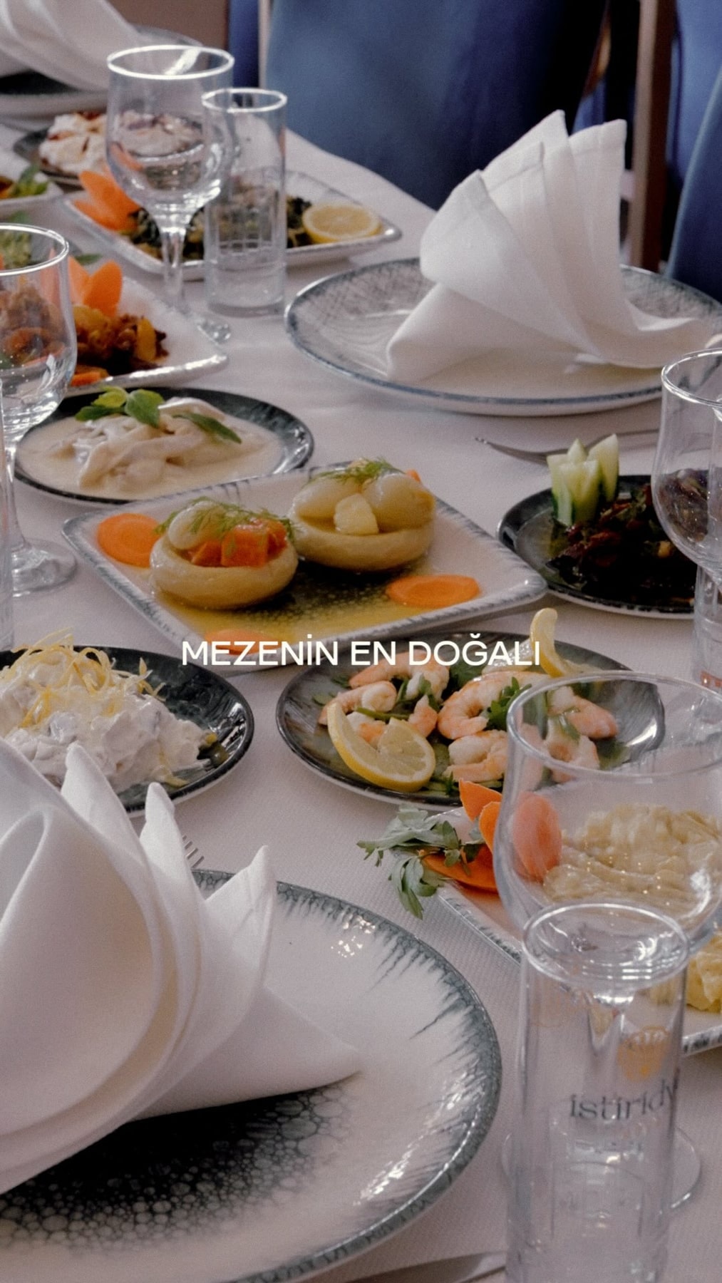 İstiridye Tuzla: hazırlanmış servis masaları