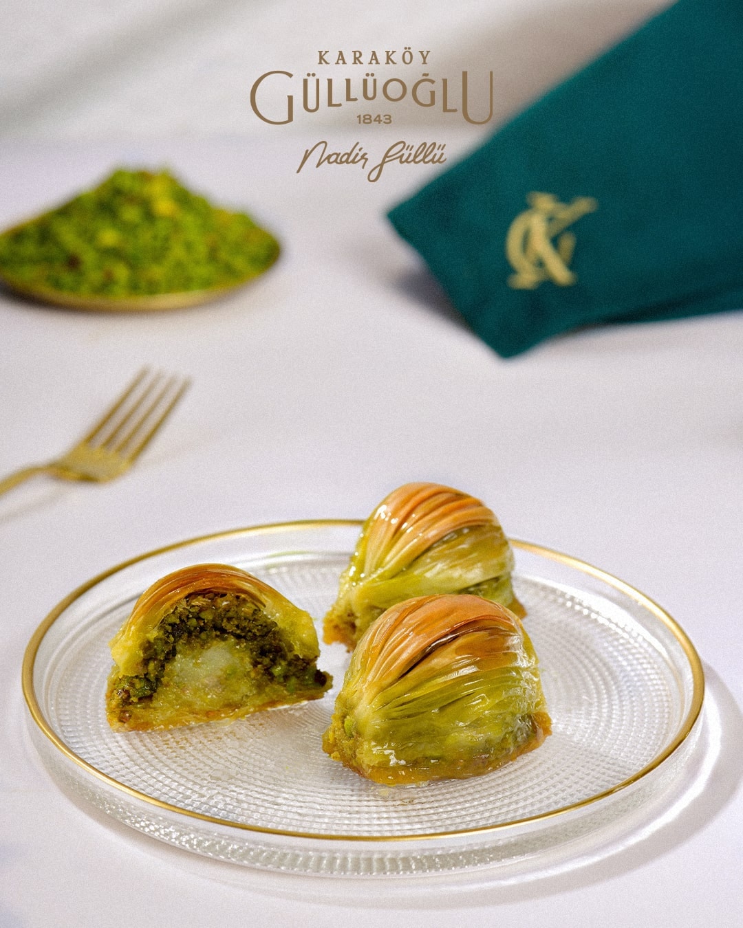 Karaköy Güllüoğlu: a dish from the kitchen