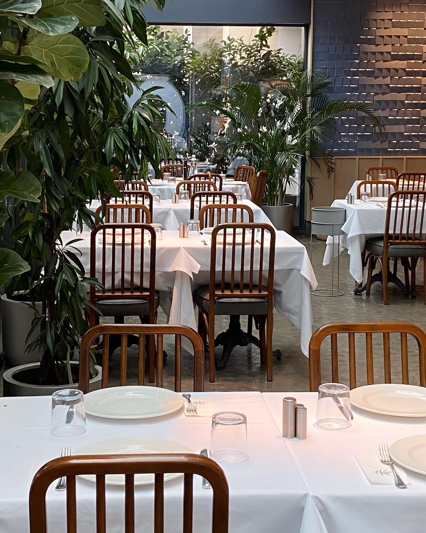 Interior and atmosphere at Karaköy Lokantası