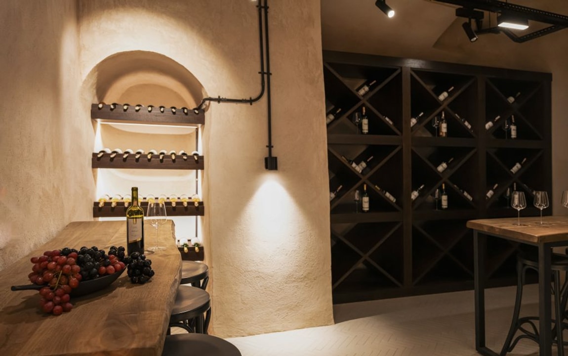 Restaurant atmosphere at Karas Wine Bar & Bites