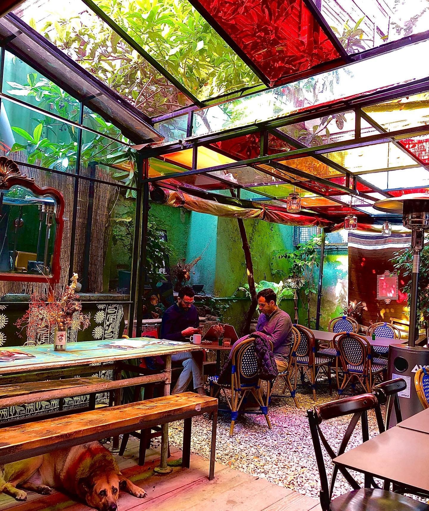 Kavanoz, Arnavutköy mekânından bir kare
