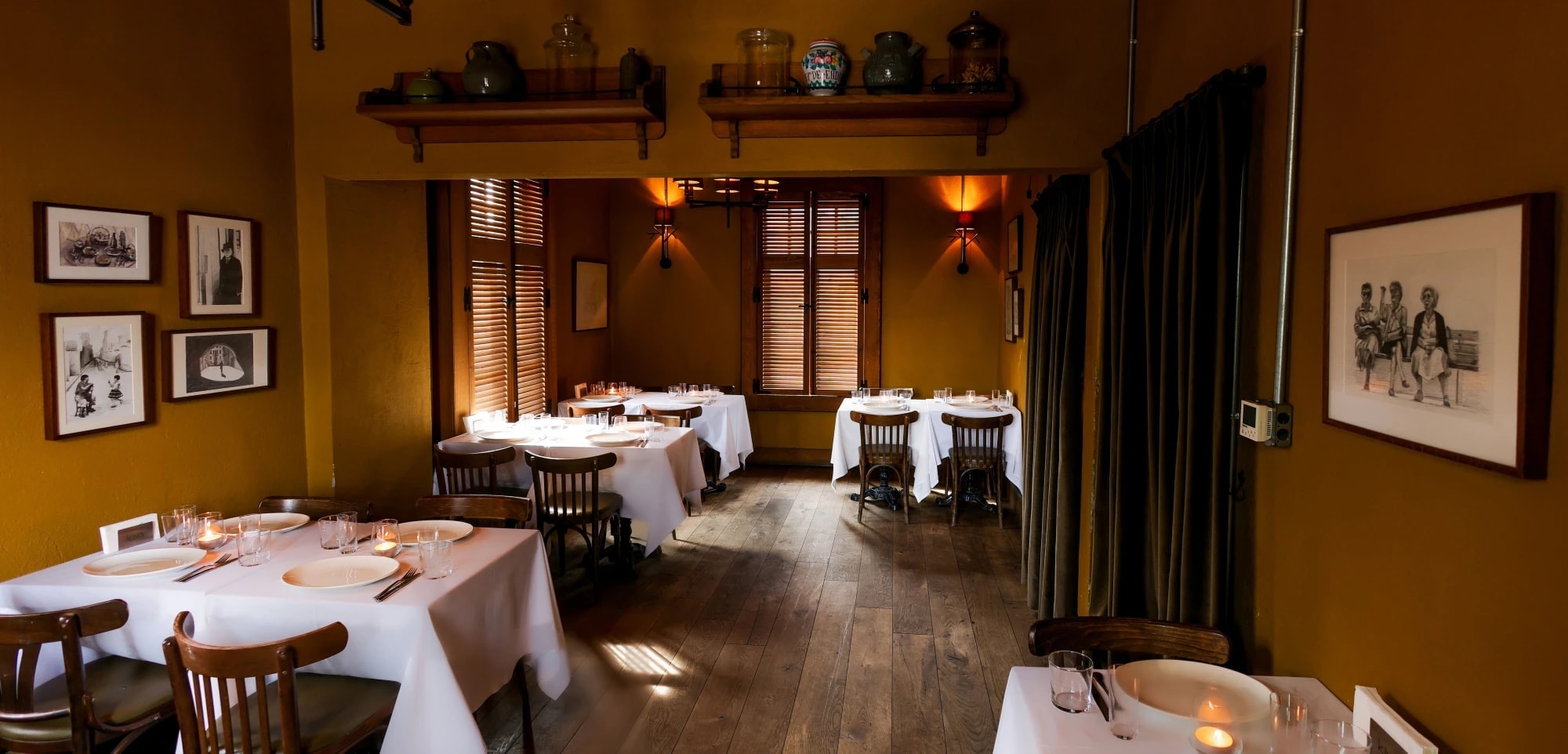 Interior and atmosphere at Kiva Galataport