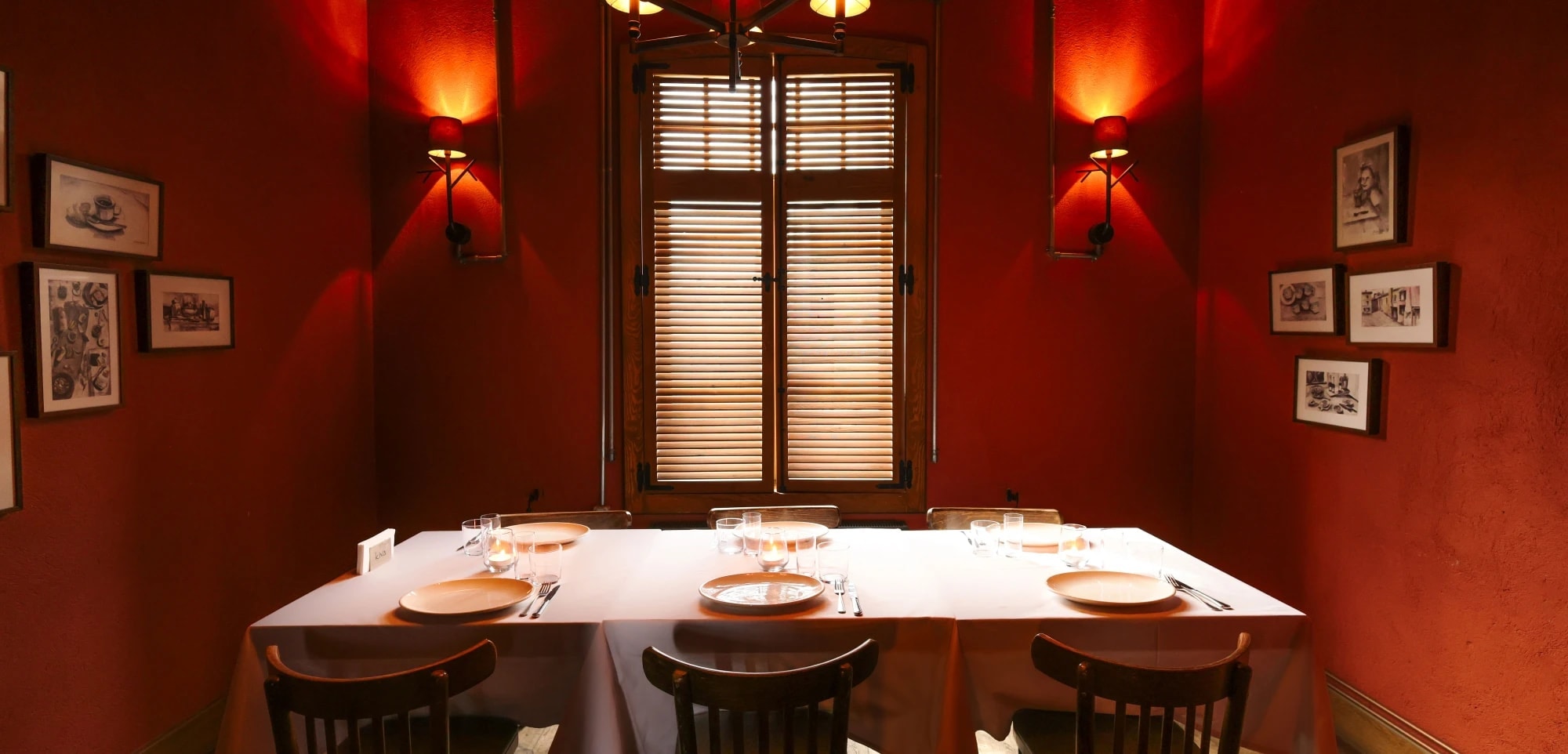 Interior and atmosphere at Kiva Galataport