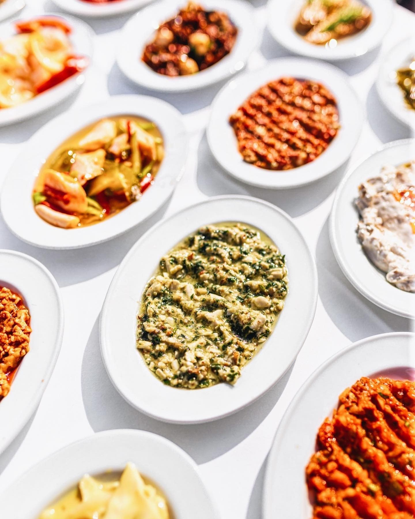 Koço'da servis edilen meze tabağı