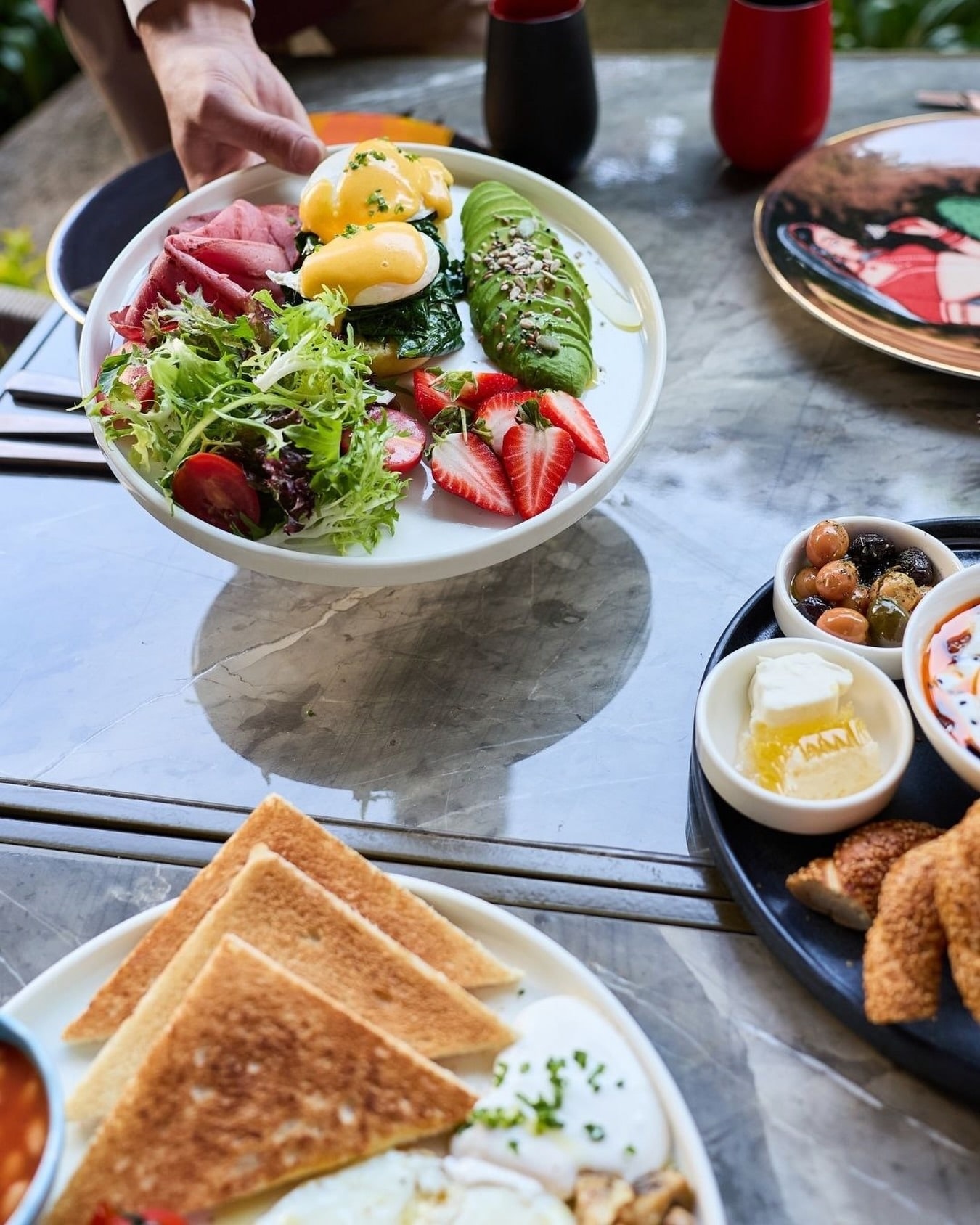 Madhu's Istanbul: a hot plate ready for service