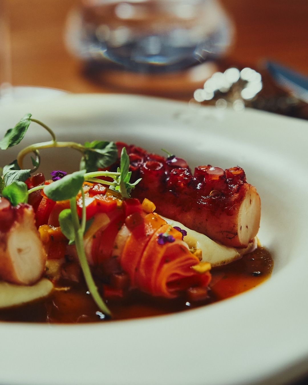 kabuklu deniz ürünleriyle hazırlanan mevsimsel tabak — Malva Restaurant