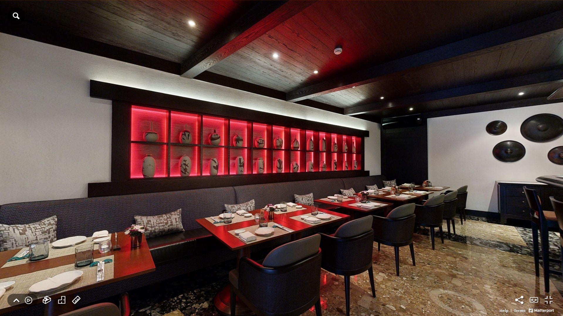 Maromi İstanbul restoranının iç mekânı ve atmosferi