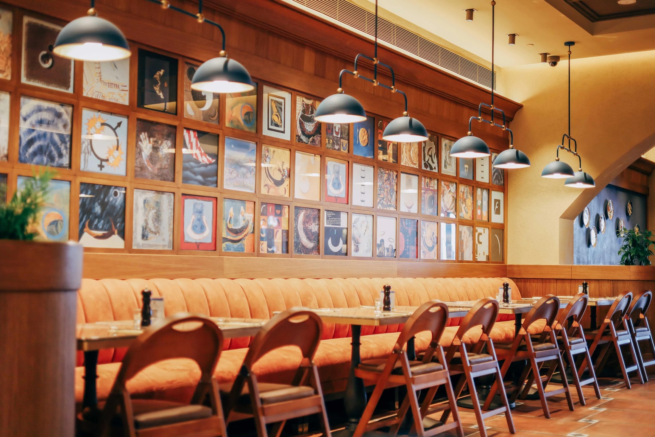 Interior and atmosphere at Mezzaluna Galataport