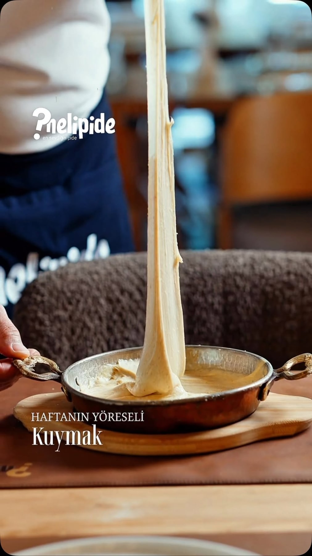 Nelipide restoranında yemek ve atmosfer