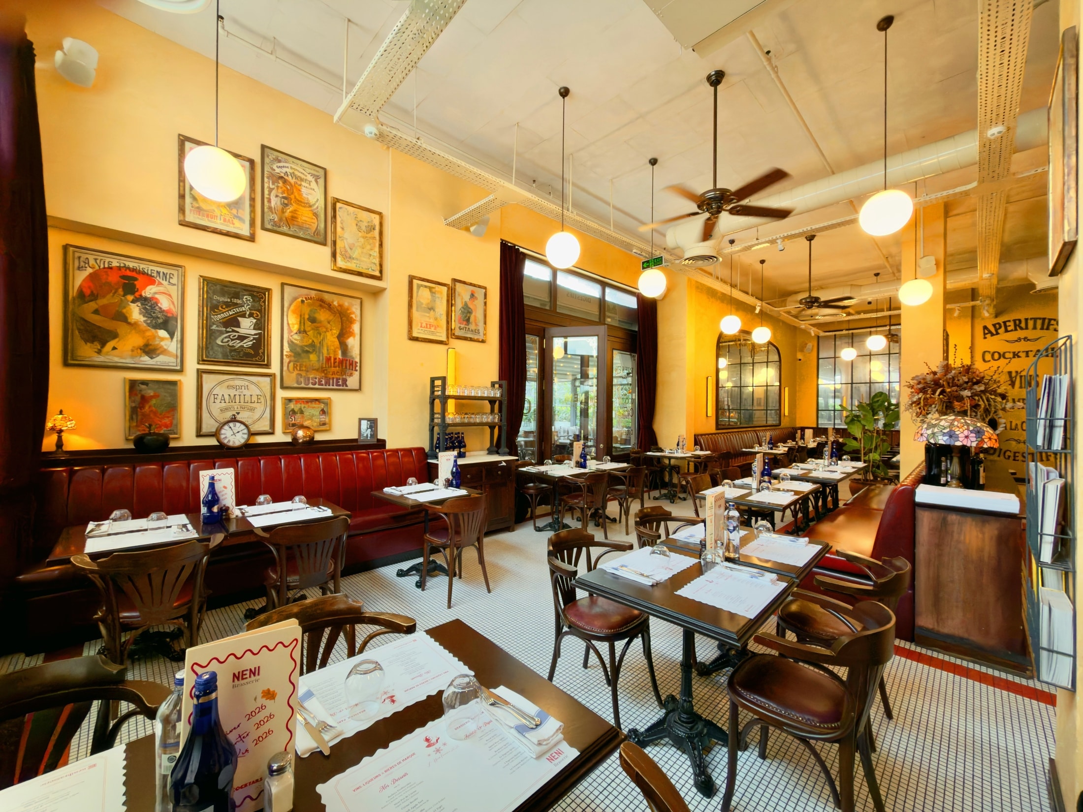 Interior and atmosphere at Neni Brasserie