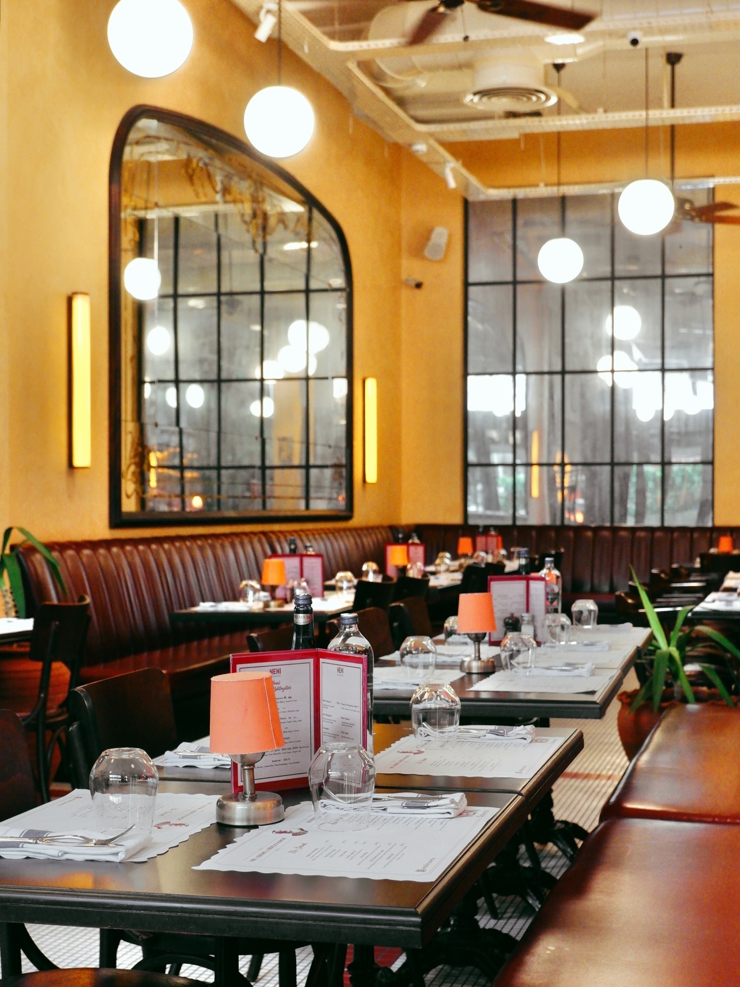 Interior and atmosphere at Neni Brasserie