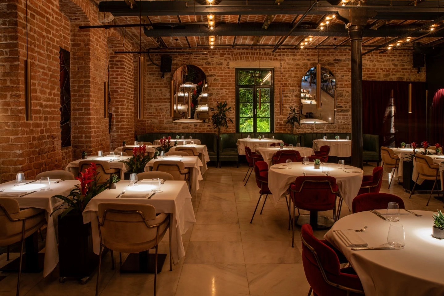 Interior and atmosphere at OCAK Restaurant