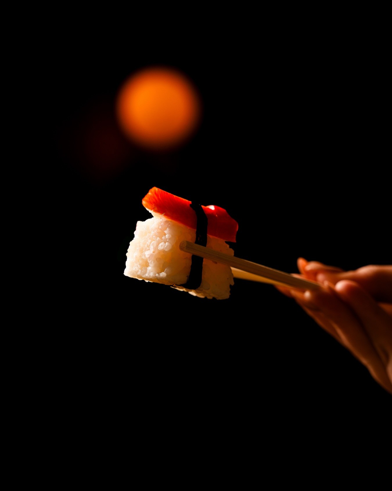 Orōro Sushi Bar mutfağından özenli bir tabak