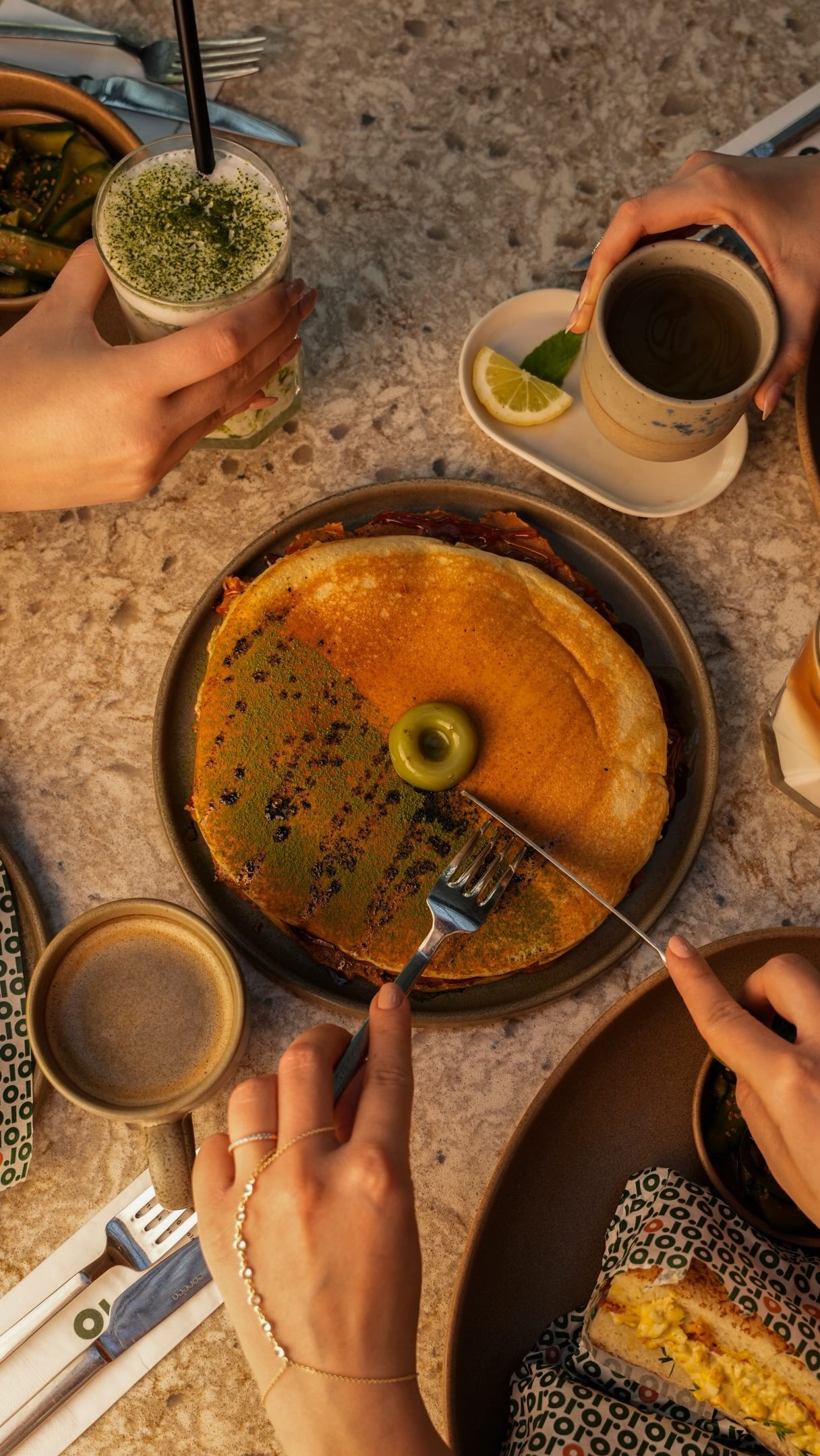 Orōro Sushi Bar mutfağından özenli bir tabak