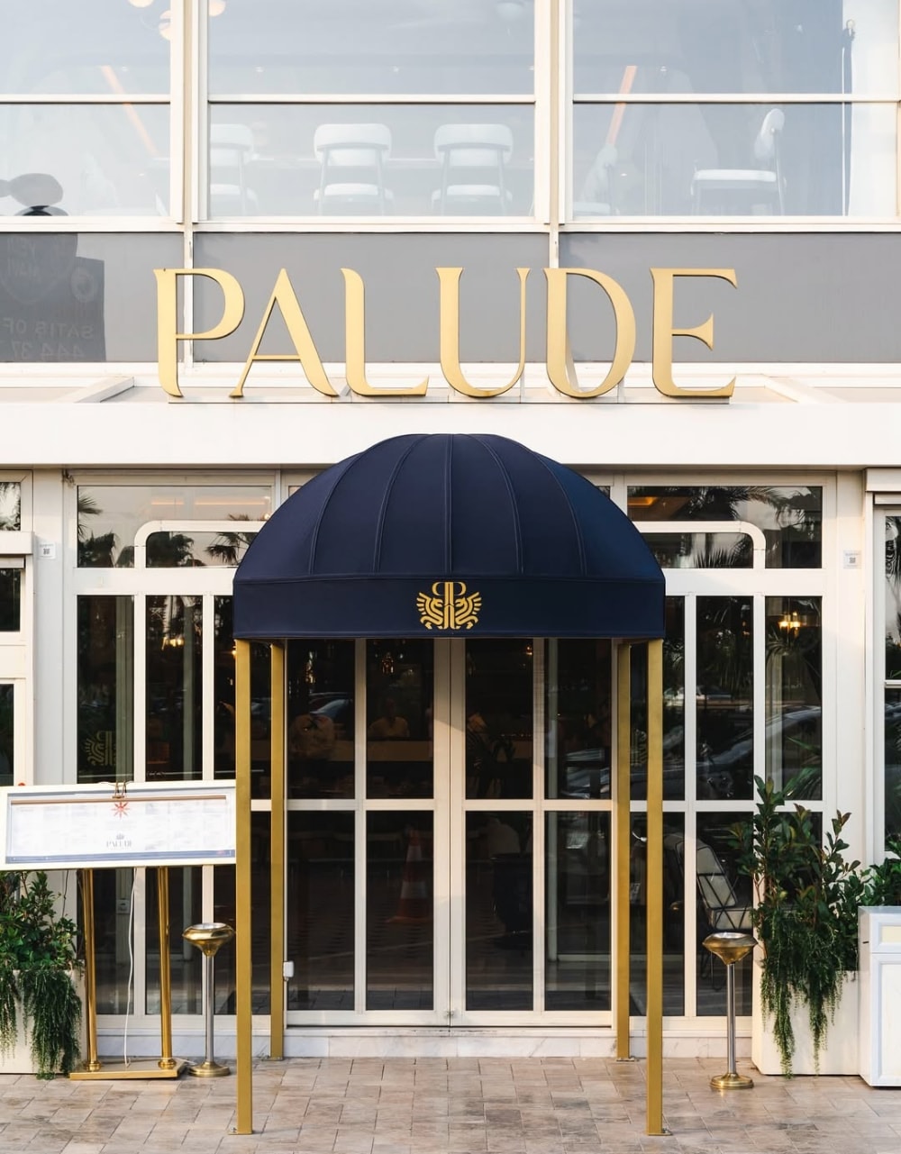 Interior and atmosphere at Palude İstanbul
