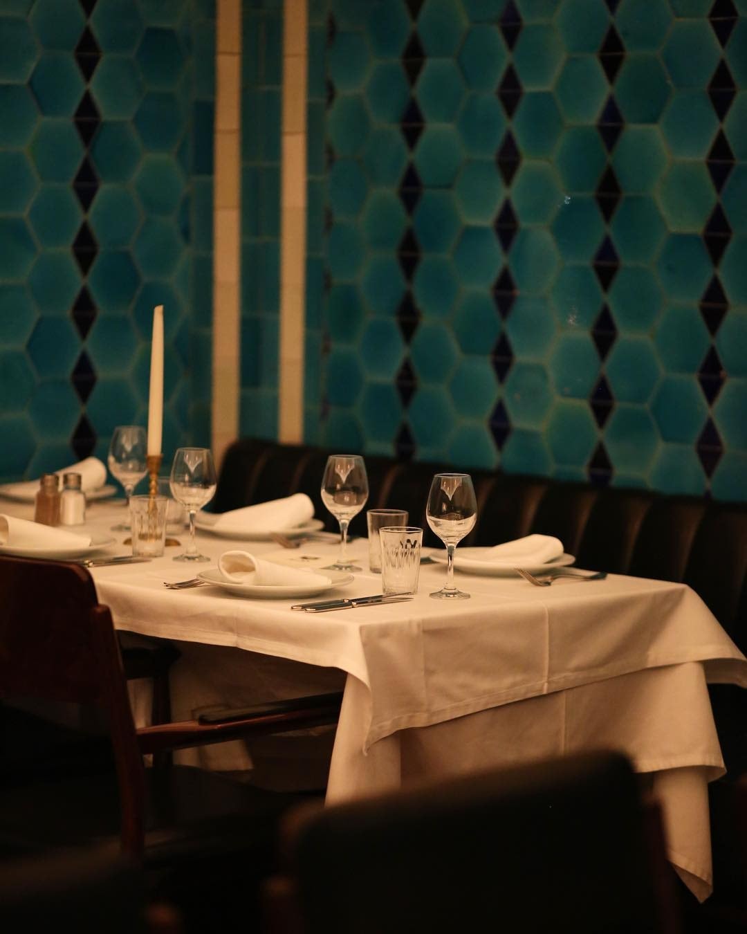 Pandeli: the dining room and table setting